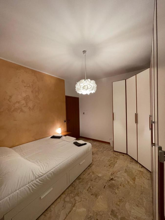 Appartamento Privato A Piacenza Con 3 Camere Matrimoniali Dış mekan fotoğraf